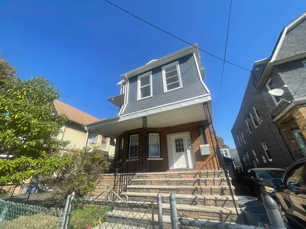 $2,150 | 18 Warner Avenue, Unit 2, Jersey City, NJ 07305