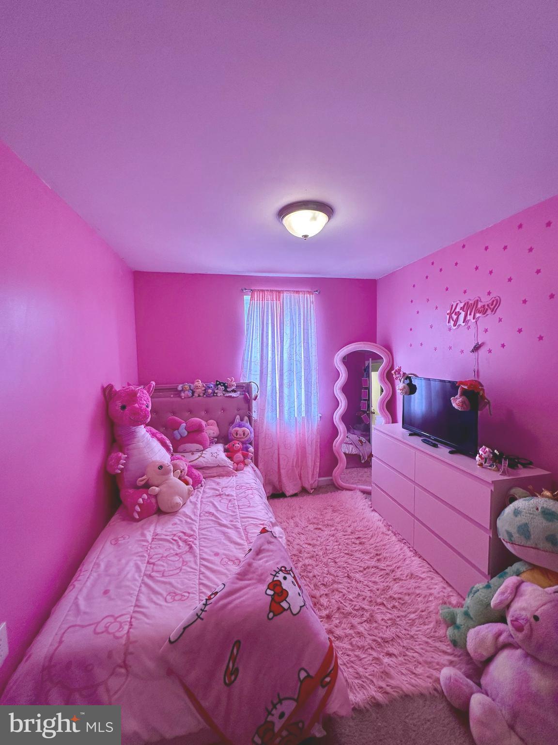 528 Randolph Street Camden, NJ 08105 - Photo 10 of 17 a bed room with a bed