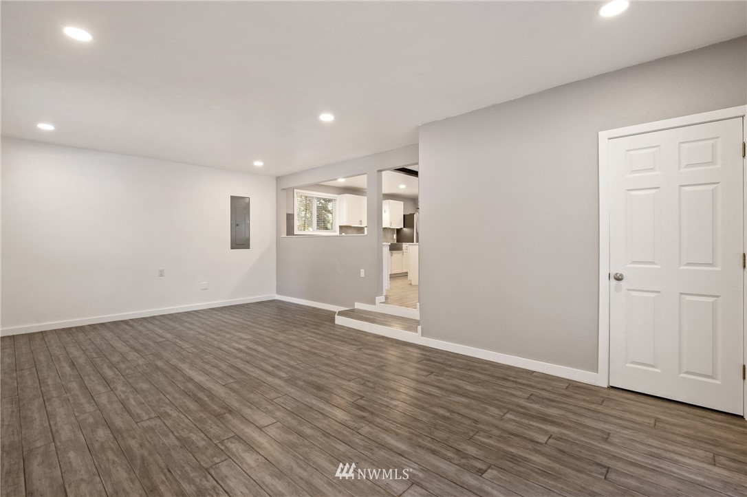 11619 Southeast 188th Street Renton, WA 98058 - Photo 8 of 27 Gallery Image 8