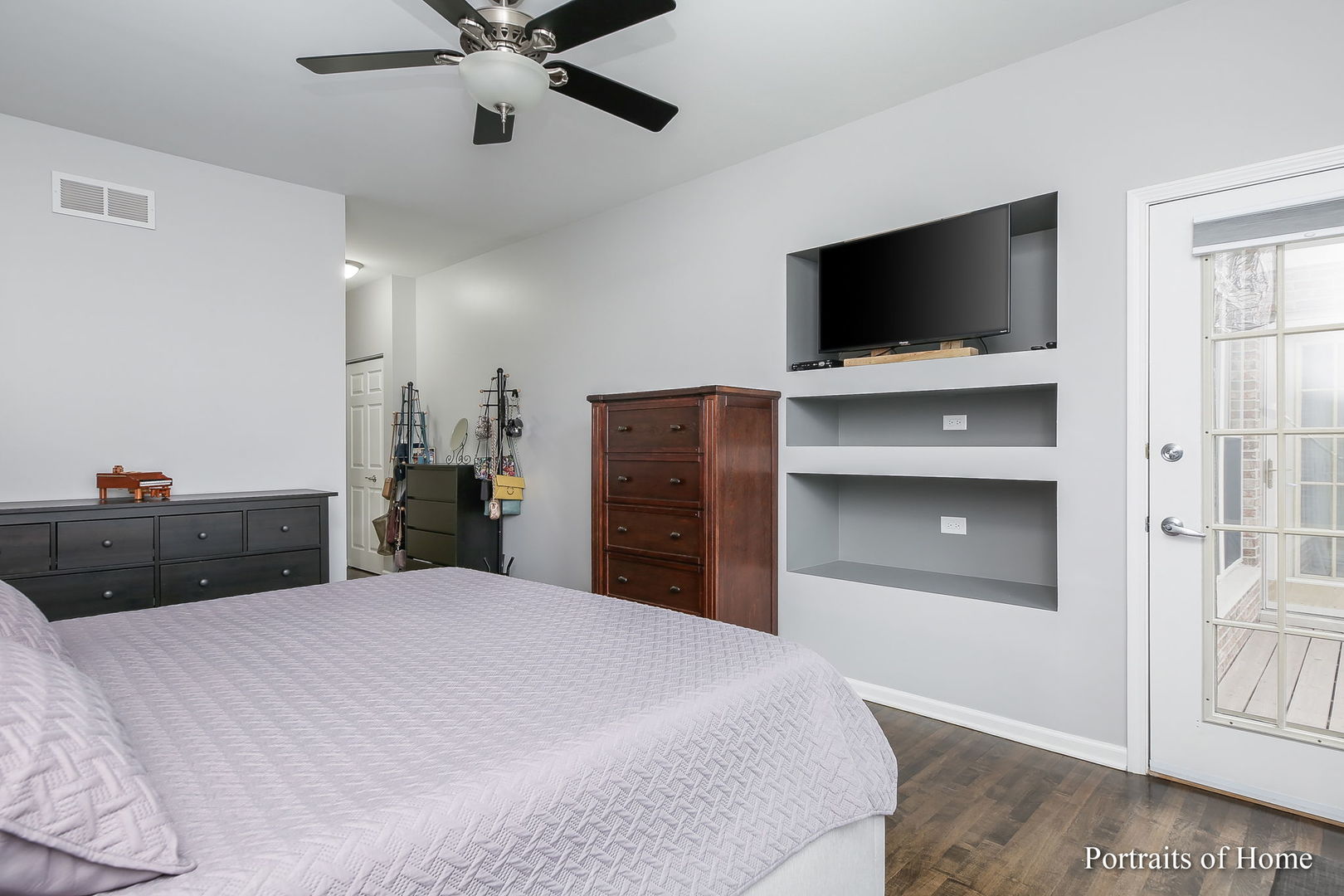 757 St Johns Place Addison, IL 60101 - Photo 14 of 26 Gallery Image 14