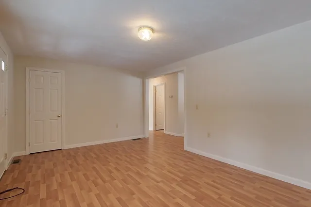 $2,600 | 661 South Road, Ashby, MA 01431