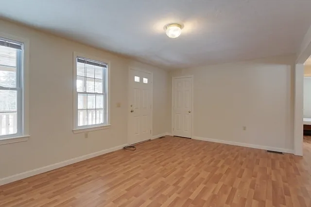 $2,600 | 661 South Road, Ashby, MA 01431