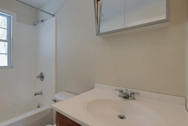 $2,600 | 661 South Road, Ashby, MA 01431