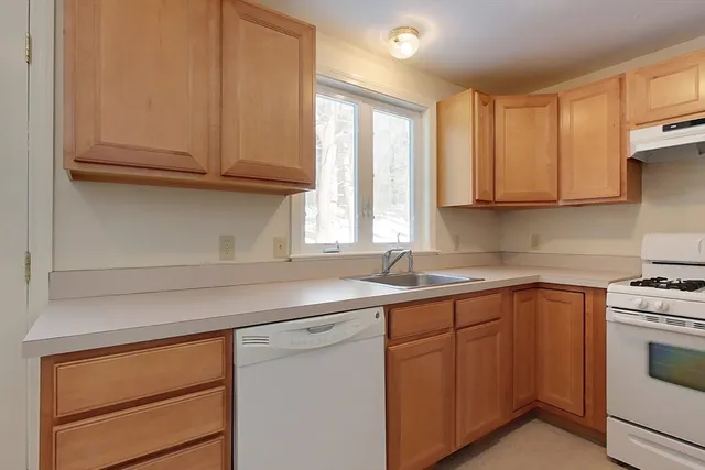 $2,600 | 661 South Road, Ashby, MA 01431