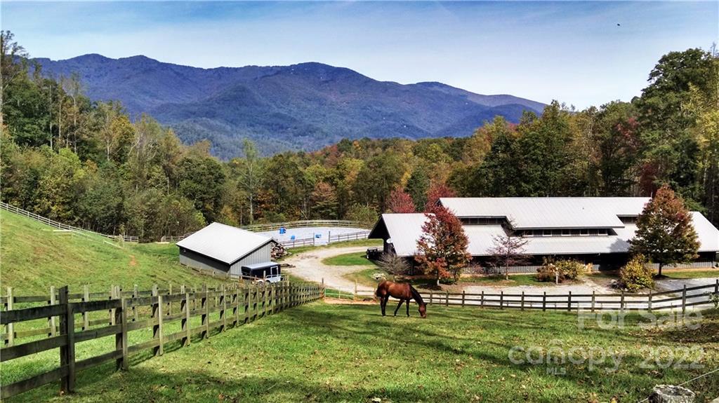 Lot 252 Tote Road, Unit 252 Sylva, NC 28779 - Photo 9 of 10 a view of a patio with a mountain