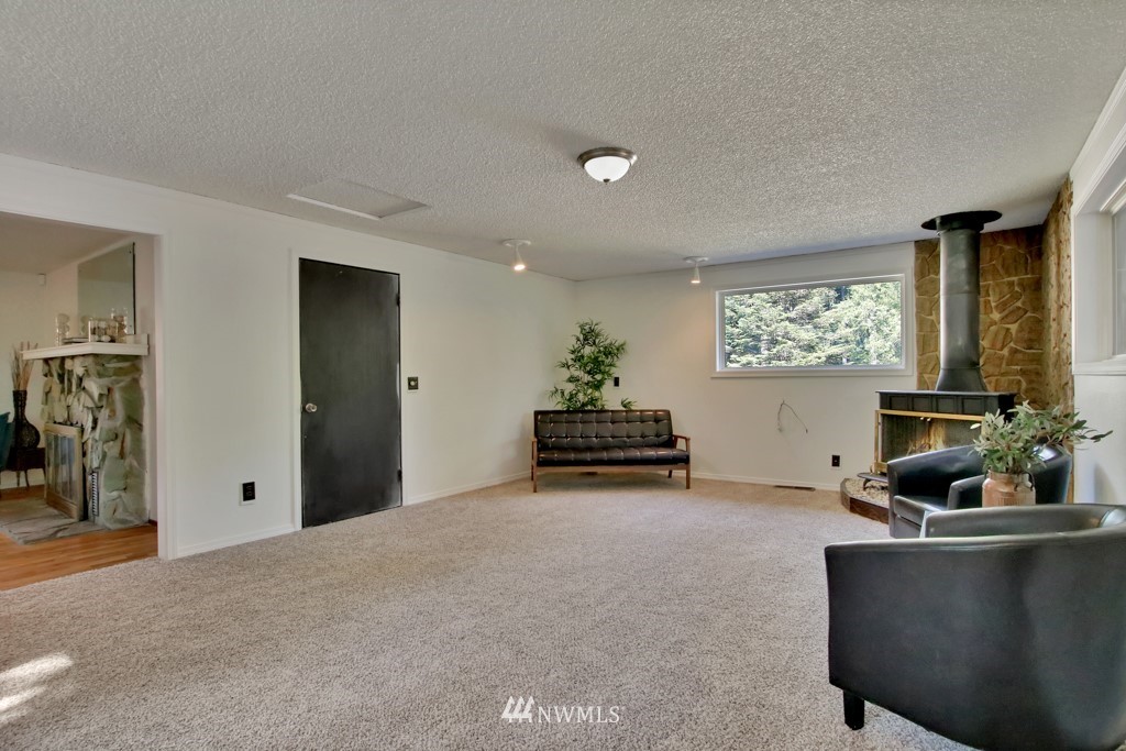 14716 180th Avenue Southeast Renton, WA 98059 - Photo 13 of 23