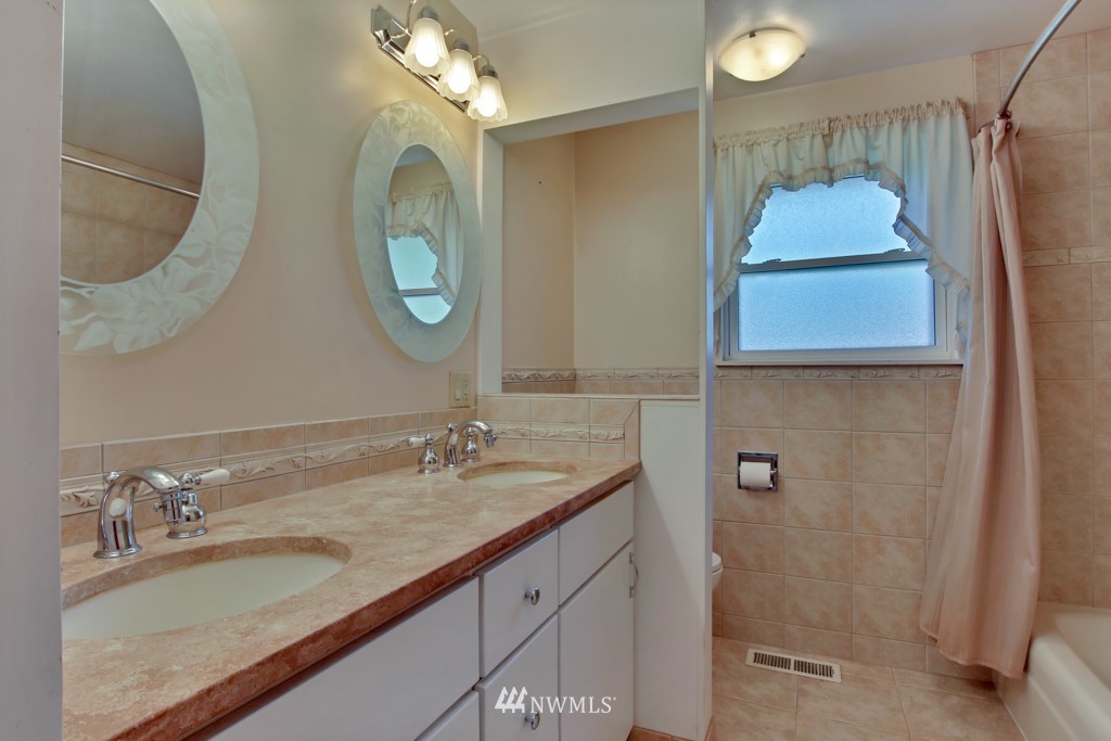 14716 180th Avenue Southeast Renton, WA 98059 - Photo 14 of 23