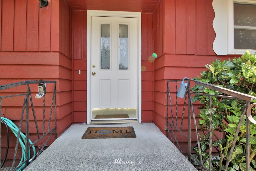 14716 180th Avenue Southeast Renton, WA 98059 - Photo 4 of 23