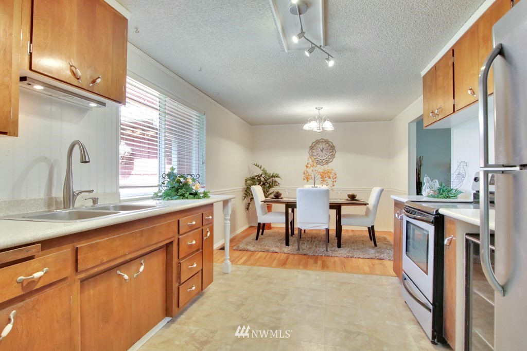 14716 180th Avenue Southeast Renton, WA 98059 - Photo 7 of 23