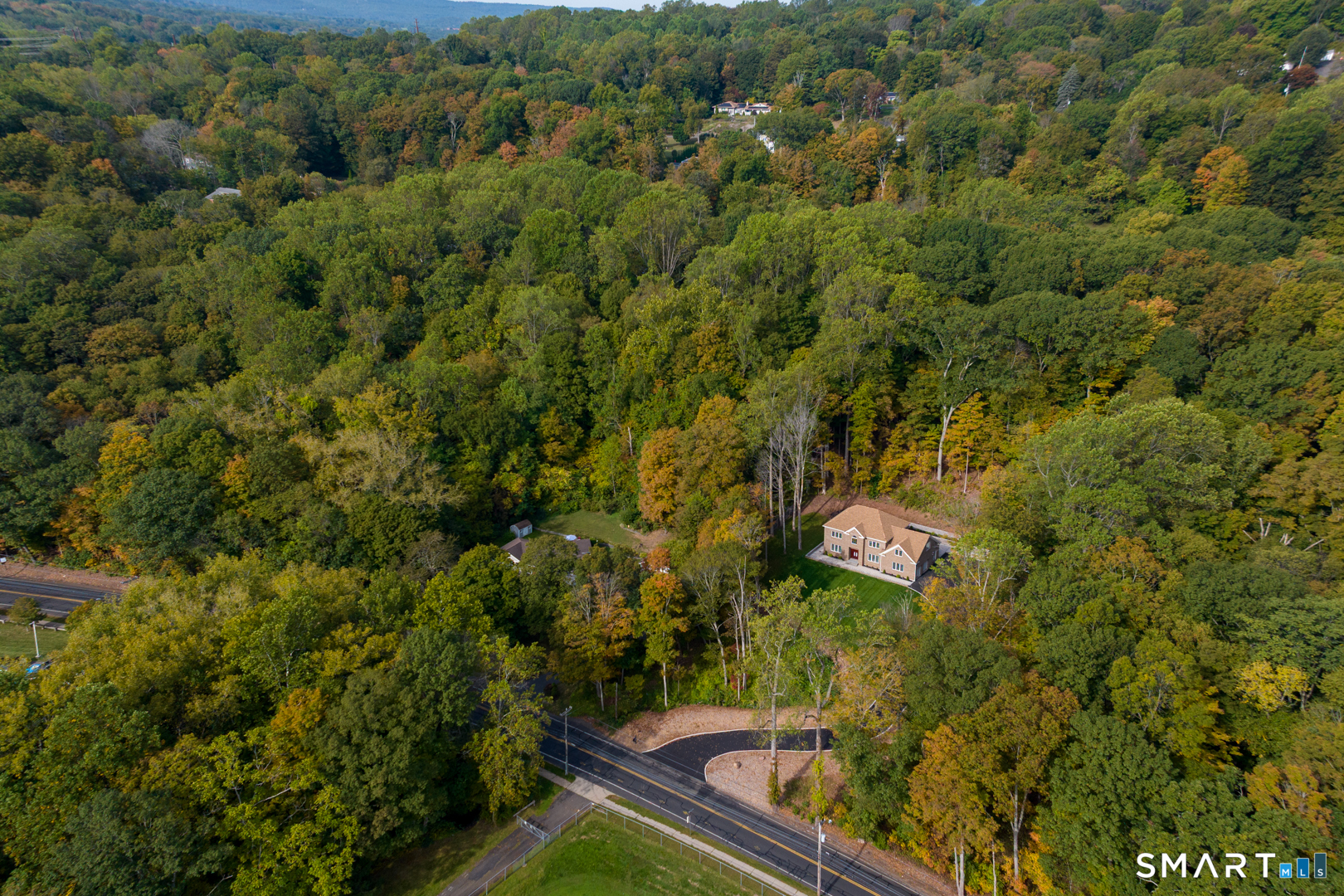 171 Oregon Road Meriden, CT 06451 - Photo 4 of 38