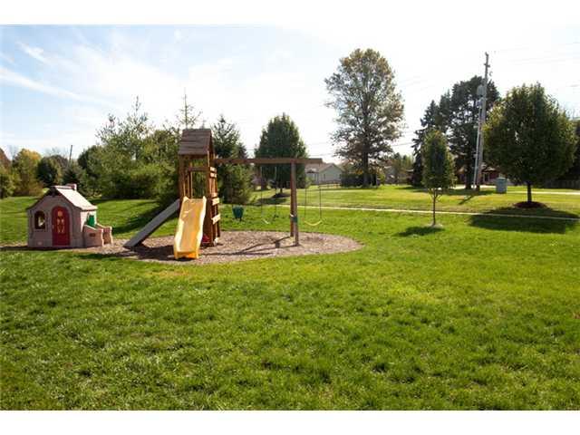 1635 Connemara Road Indianapolis, IN 46217 - Photo 20 of 20 Gallery Image 20