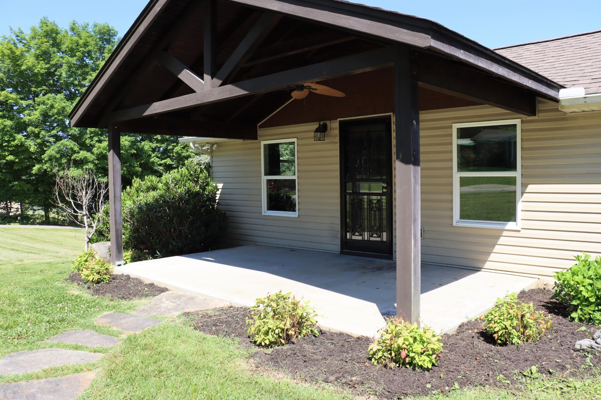 5901 Carter Road Knoxville, TN 37918 - Photo 3 of 19 Gallery Image 3