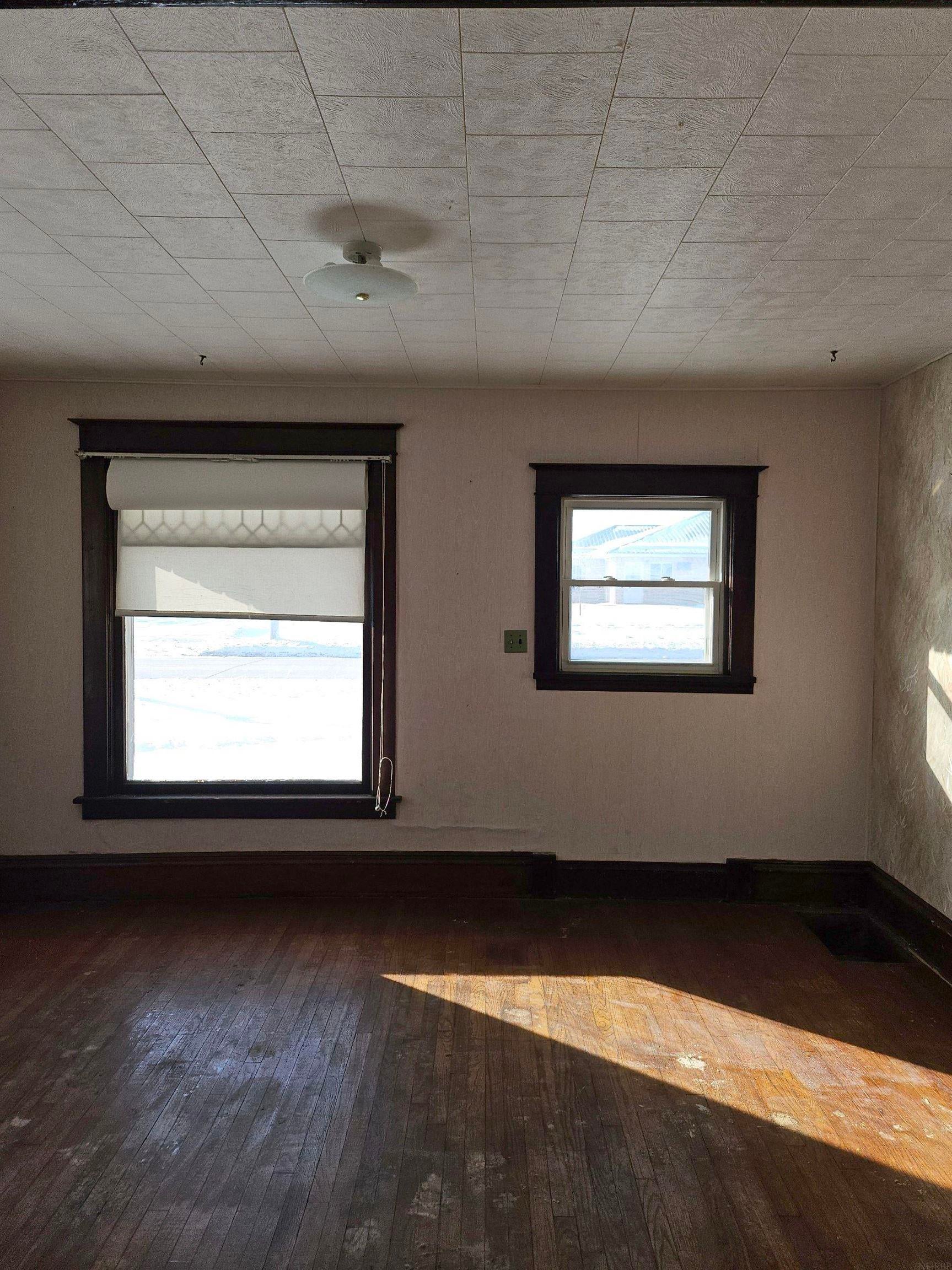 312 Commercial Street Strawberry Point, IA 52076 - Photo 4 of 14 Gallery Image 4
