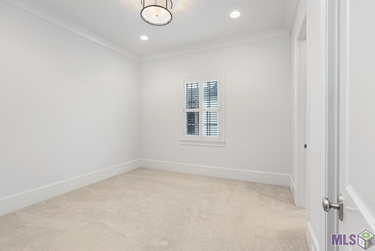 8215 Willow Grove Boulevard Baton Rouge, LA 70810 - Photo 26 of 33
