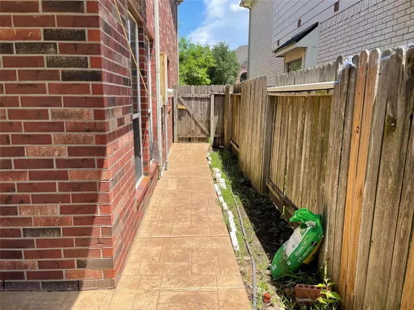$2,995 | 12423 Ashford Hollow Drive, Sugar Land, TX 77478