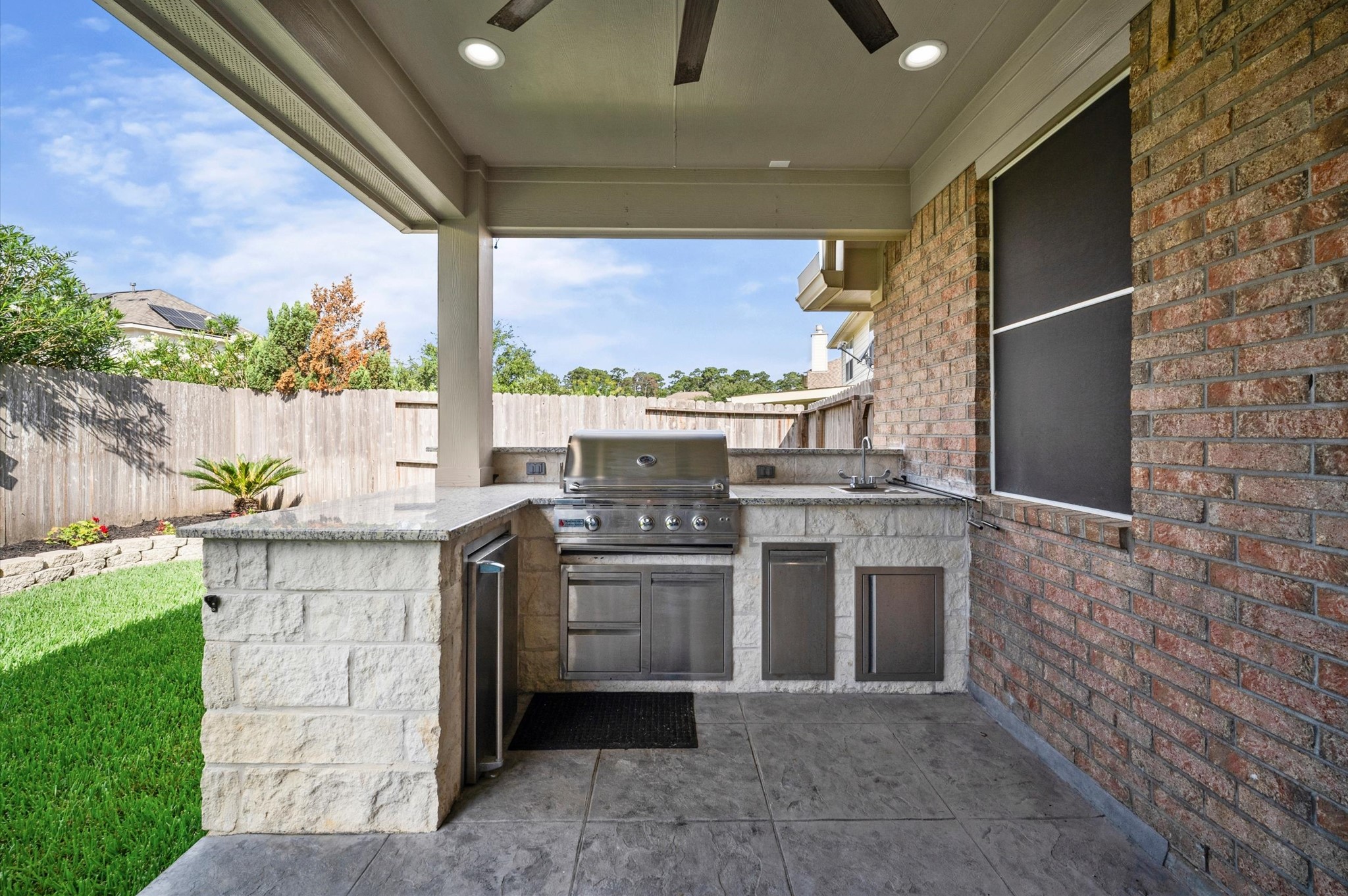 2411 Fern Lacy Drive Spring, TX 77388 - Photo 19 of 26 Covered Patio Outdoor Kitchen