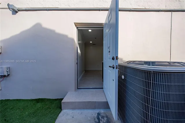 $1,500 | 3219 Southwest 141st Avenue, Unit 1, Miami, FL 33175