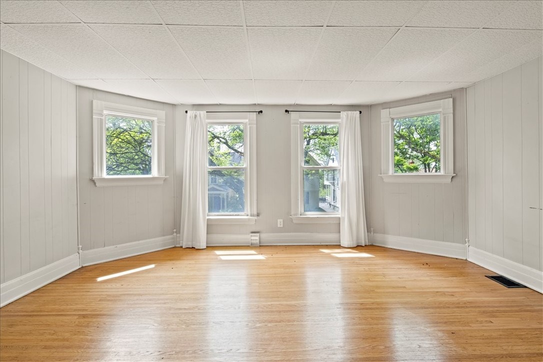 262 Pearl Street Rochester, NY 14607 - Photo 20 of 35