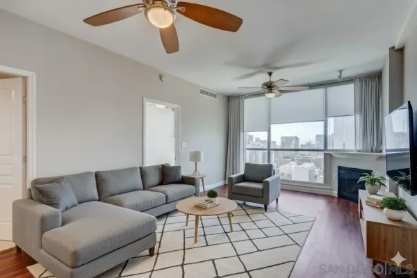 $3,595 | 300 West Beech Street, Unit 2101, San Diego, CA 92101