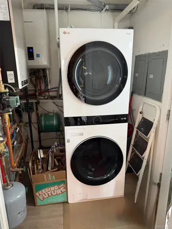 $4,200 | 541 East Park Avenue, Unit MAIN, Long Beach, NY 11561