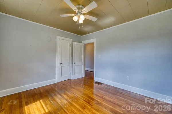 a view of empty room with window