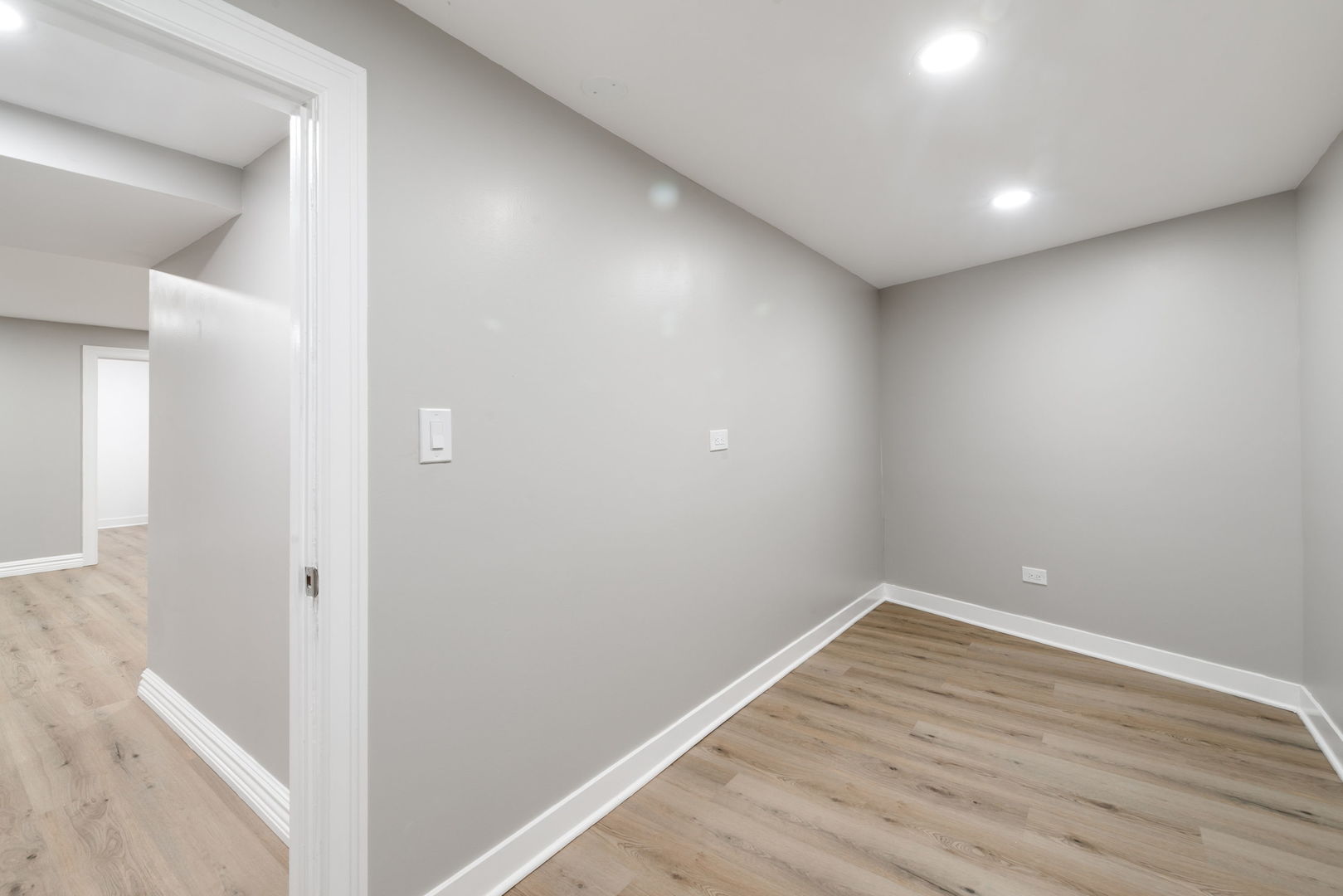 92-88 North Airlite Street Elgin, IL 60123 - Photo 19 of 28