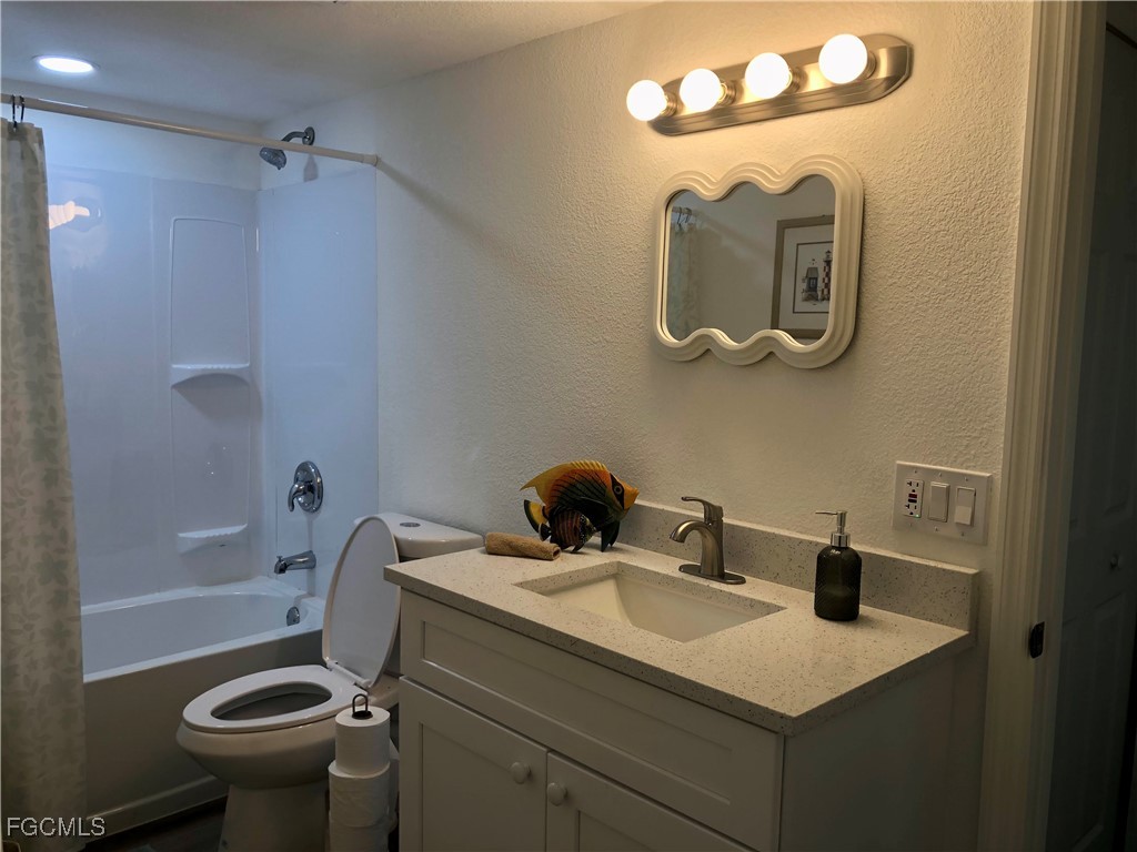 16881 Davis Road, Unit 214 Fort Myers, FL 33908 - Photo 30 of 48