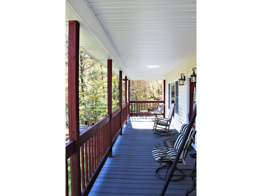 14194 Yuma Road Gate City, VA 24251 - Photo 4 of 32 Front porch
