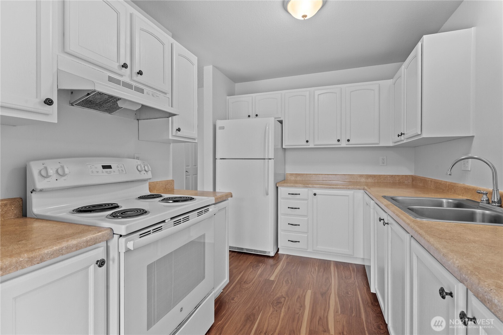1832 South 330th Street, Unit D Federal Way, WA 98003 - Photo 7 of 21