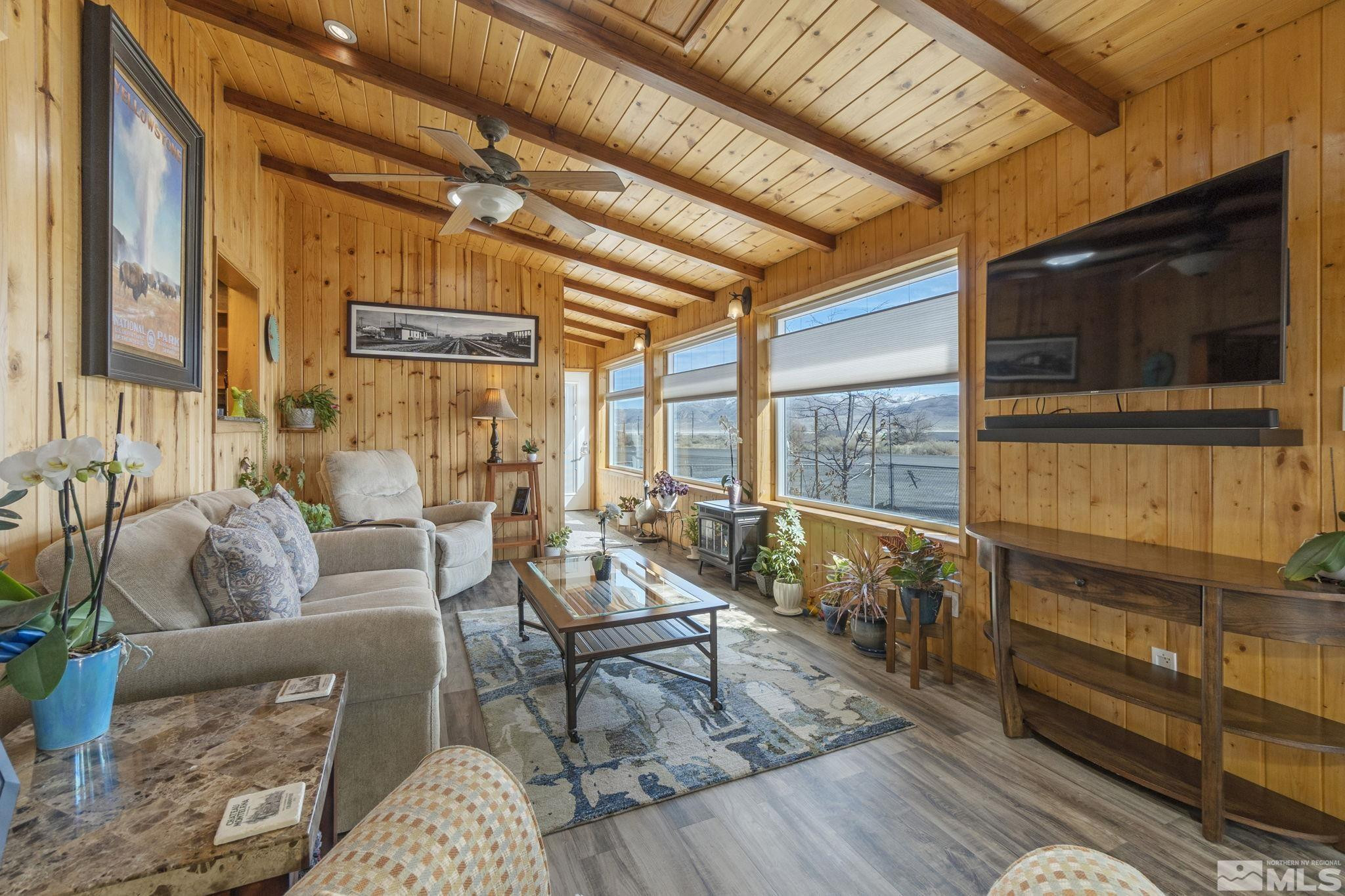 525 Main Street Gerlach, NV 89412 - Photo 4 of 40 a living room with furniture