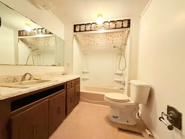 $42,500 | 213 North Granger Street, Harrisburg, IL 62946