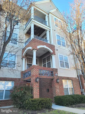 $2,200 | 3009 Nicosh Circle, Unit 4303, Falls Church, VA 22042