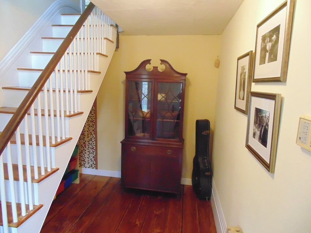 220 Middle Street West Newbury, MA 01985 - Photo 4 of 29