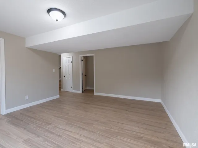 $245,900 | 2922 West Larchmont Lane, Peoria, IL 61615