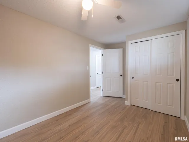 $245,900 | 2922 West Larchmont Lane, Peoria, IL 61615