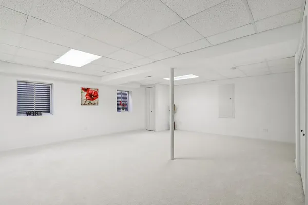 $459,900 | 2060 Lyndhurst Lane, Aurora, IL 60503