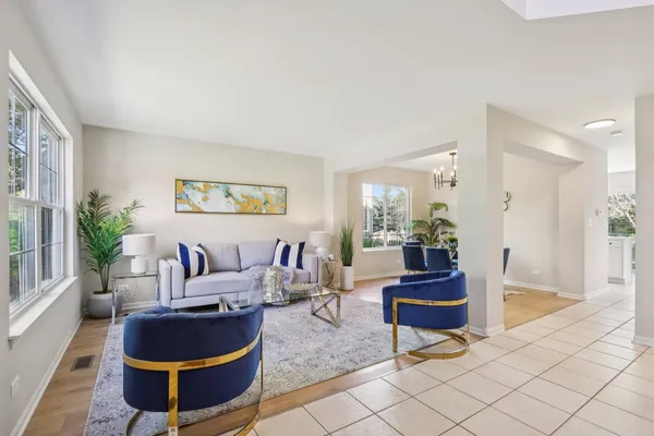 $459,900 | 2060 Lyndhurst Lane, Aurora, IL 60503