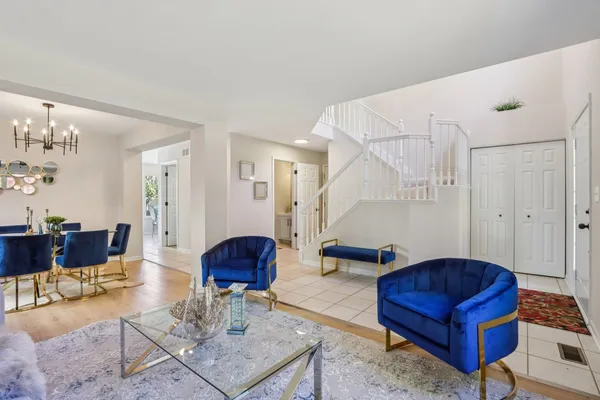 $459,900 | 2060 Lyndhurst Lane, Aurora, IL 60503