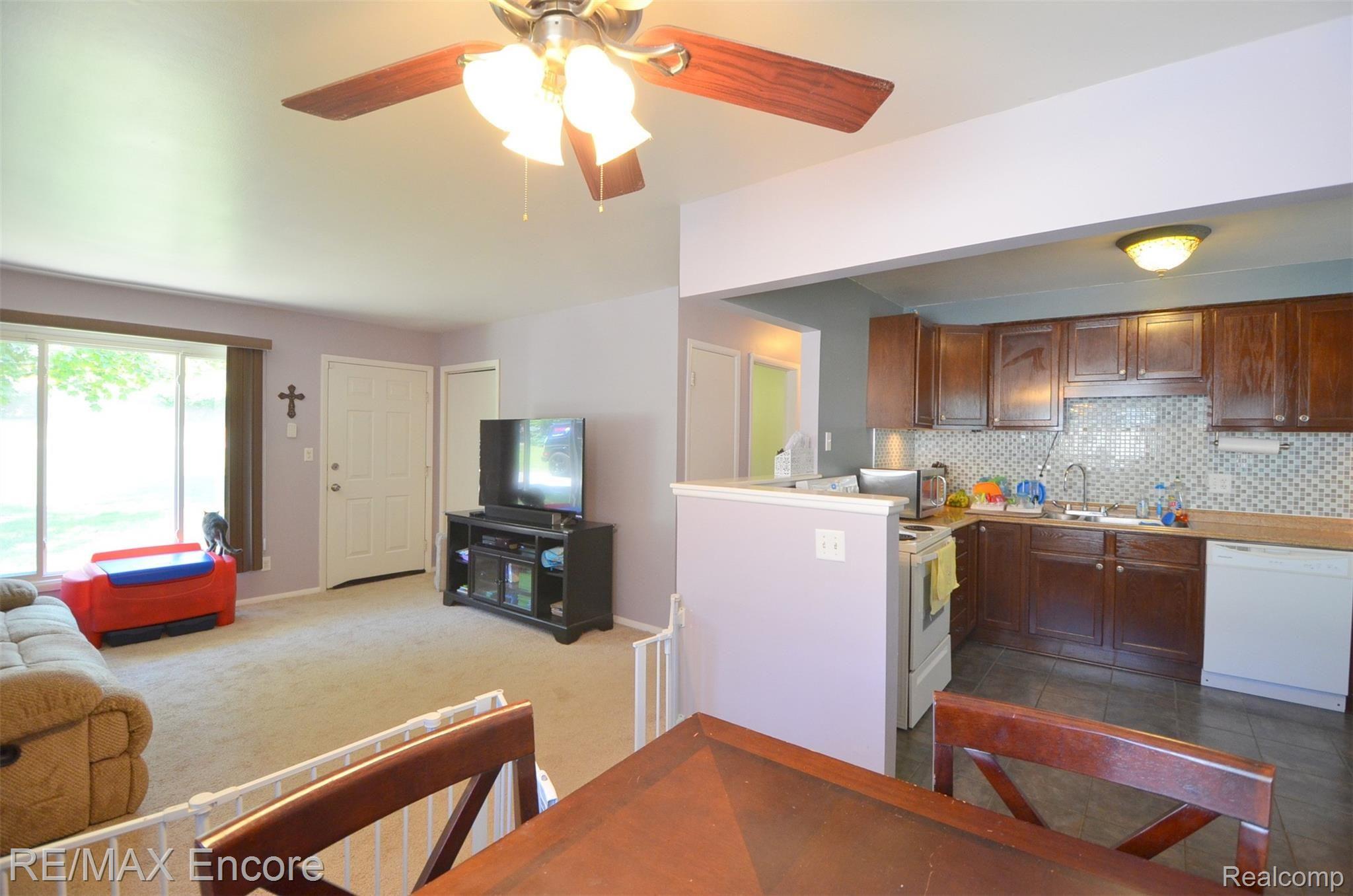 7859 Dubuque Road Clarkston, MI 48348 - Photo 16 of 39 DSC_0066.JPG