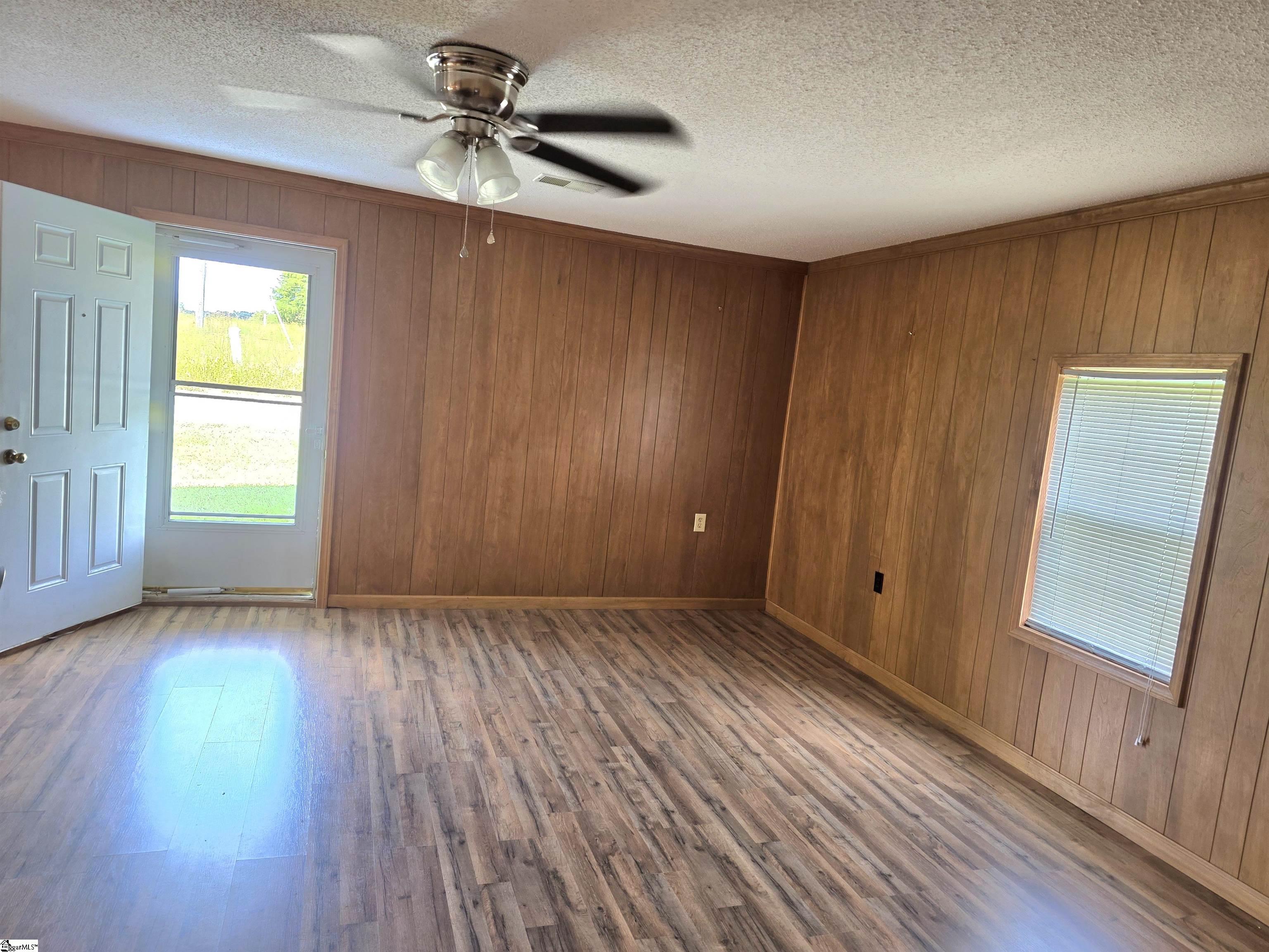 514 Boyd Road Laurens, SC 29360 - Photo 3 of 24