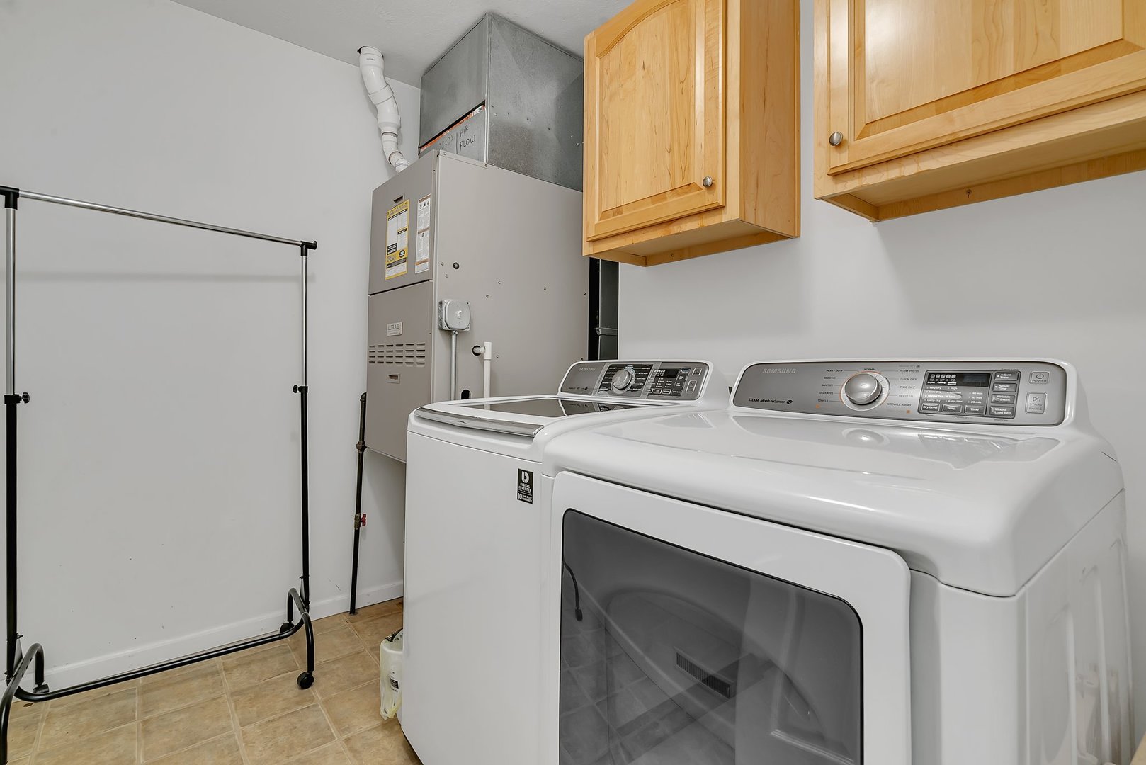 999 West Cermak Road Braidwood, IL 60408 - Photo 23 of 36 a utility room with dryer and washer