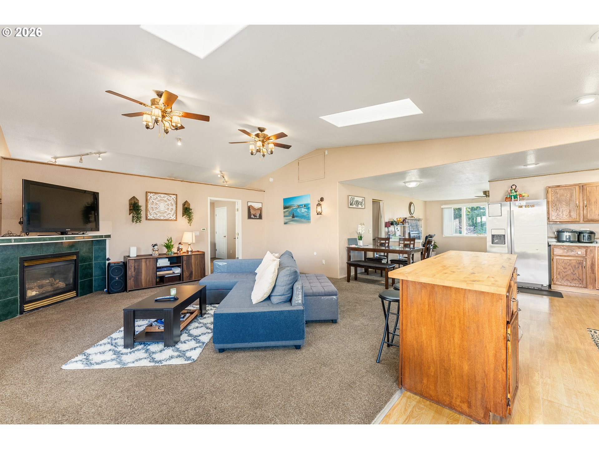 21001 Southeast Yamhill Street Gresham, OR 97030 - Photo 2 of 30 Kitchen/Dining Room