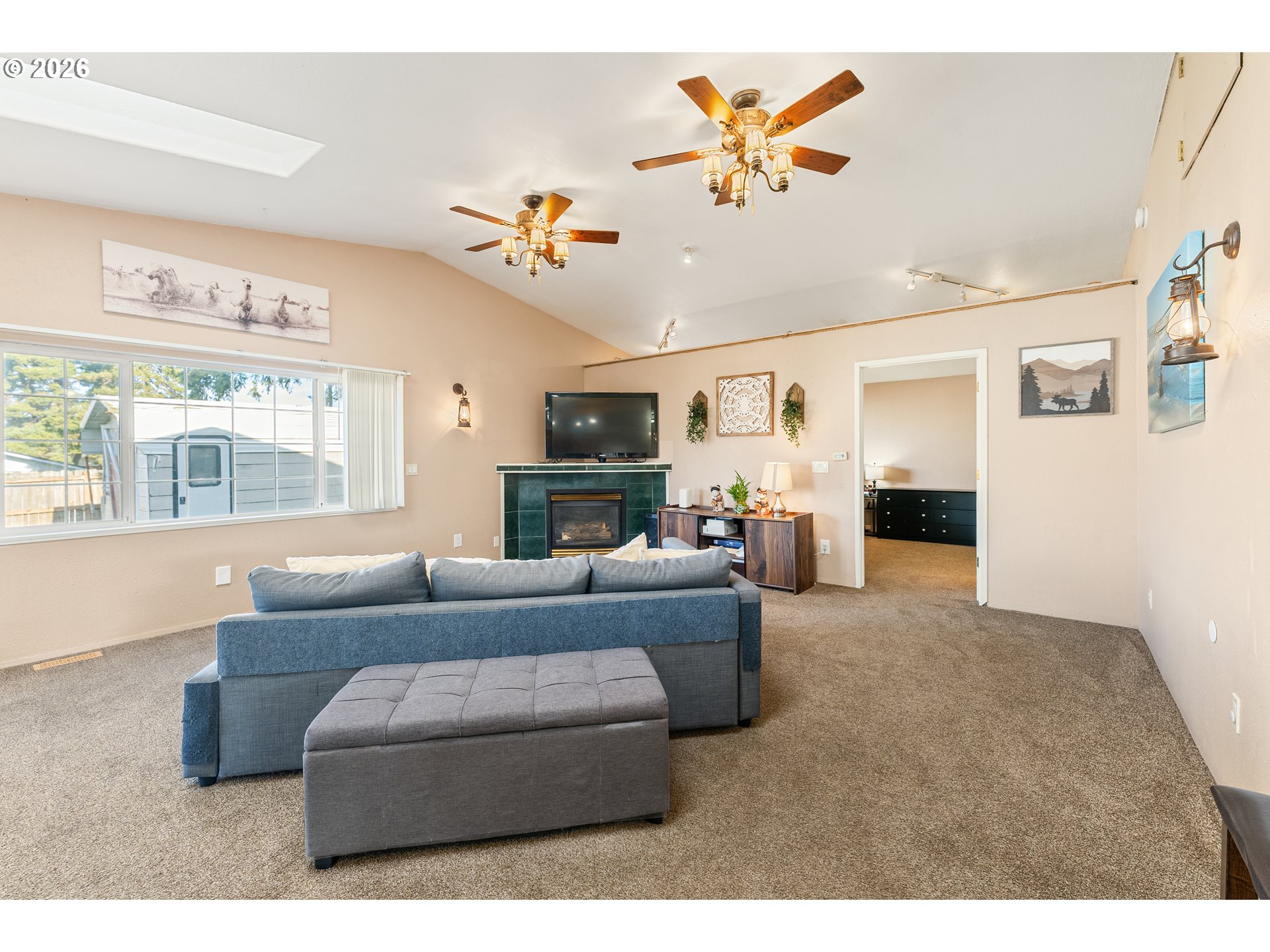 21001 Southeast Yamhill Street Gresham, OR 97030 - Photo 3 of 30 Family Room