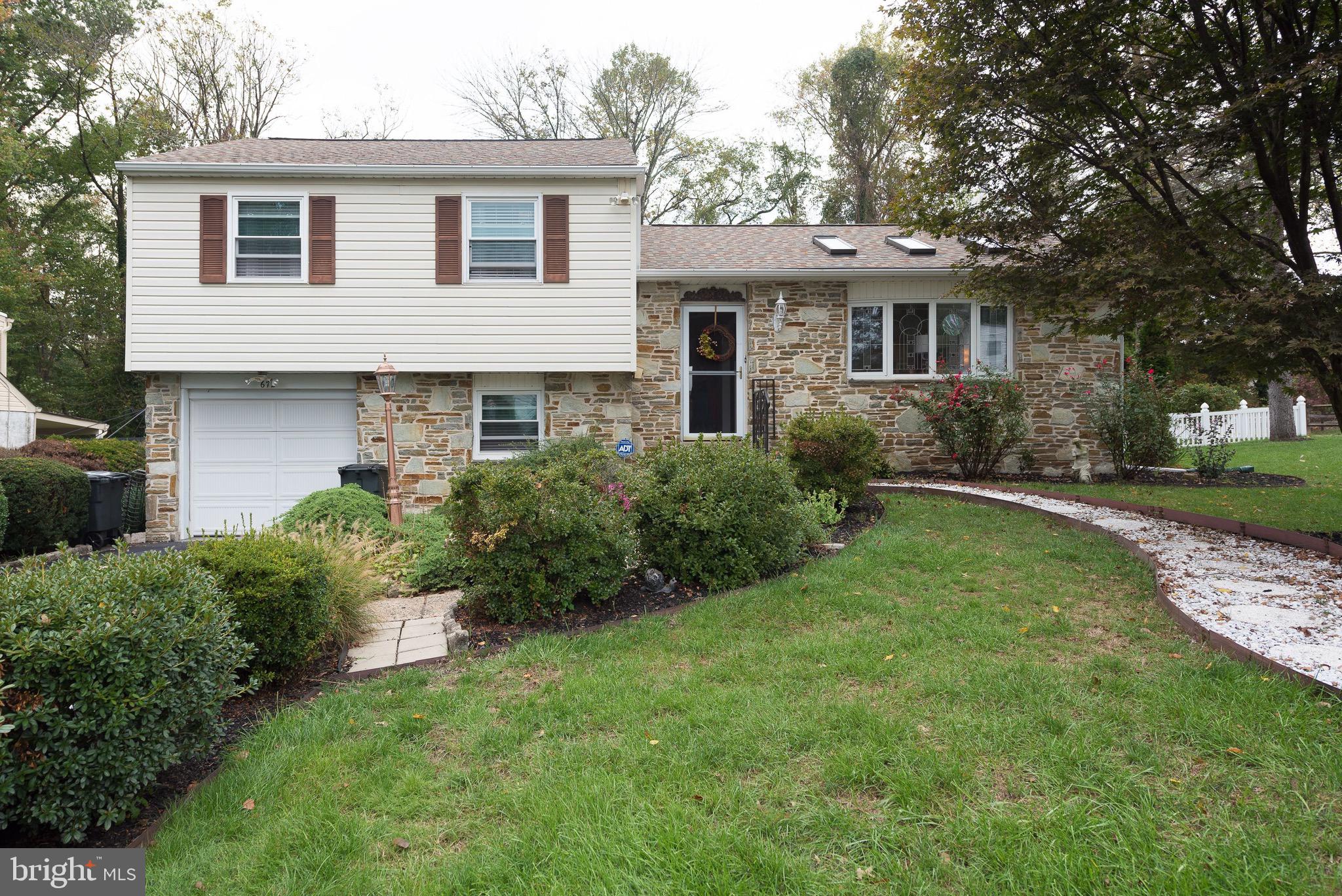672 Glen Road Warminster, PA 18974 - Photo 2 of 26 Gallery Image 2