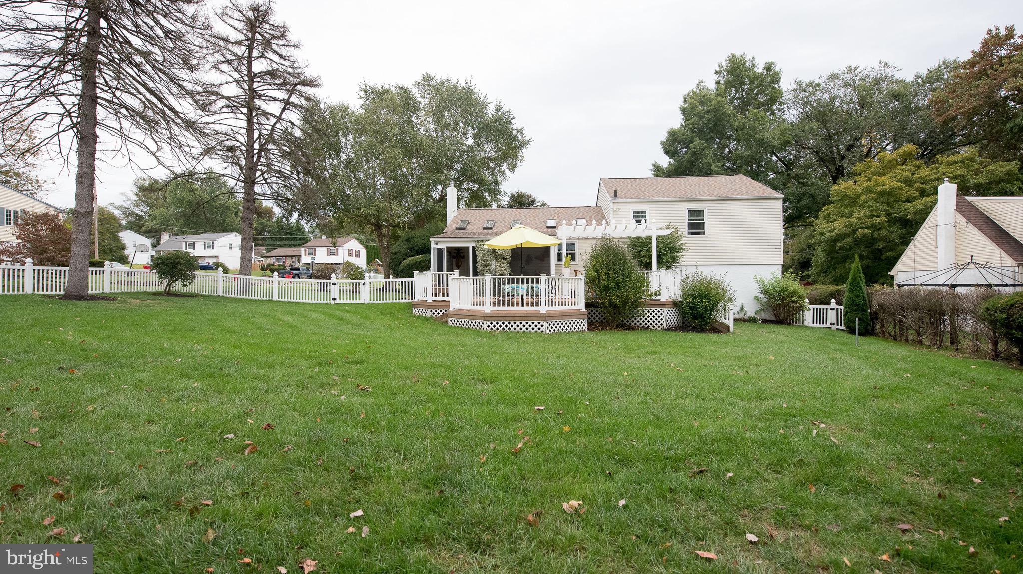 672 Glen Road Warminster, PA 18974 - Photo 4 of 26 Gallery Image 4