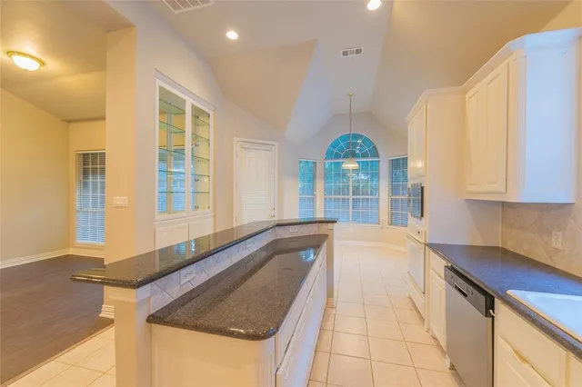 $2,800 | 516 Arcadia Drive, Keller, TX 76248