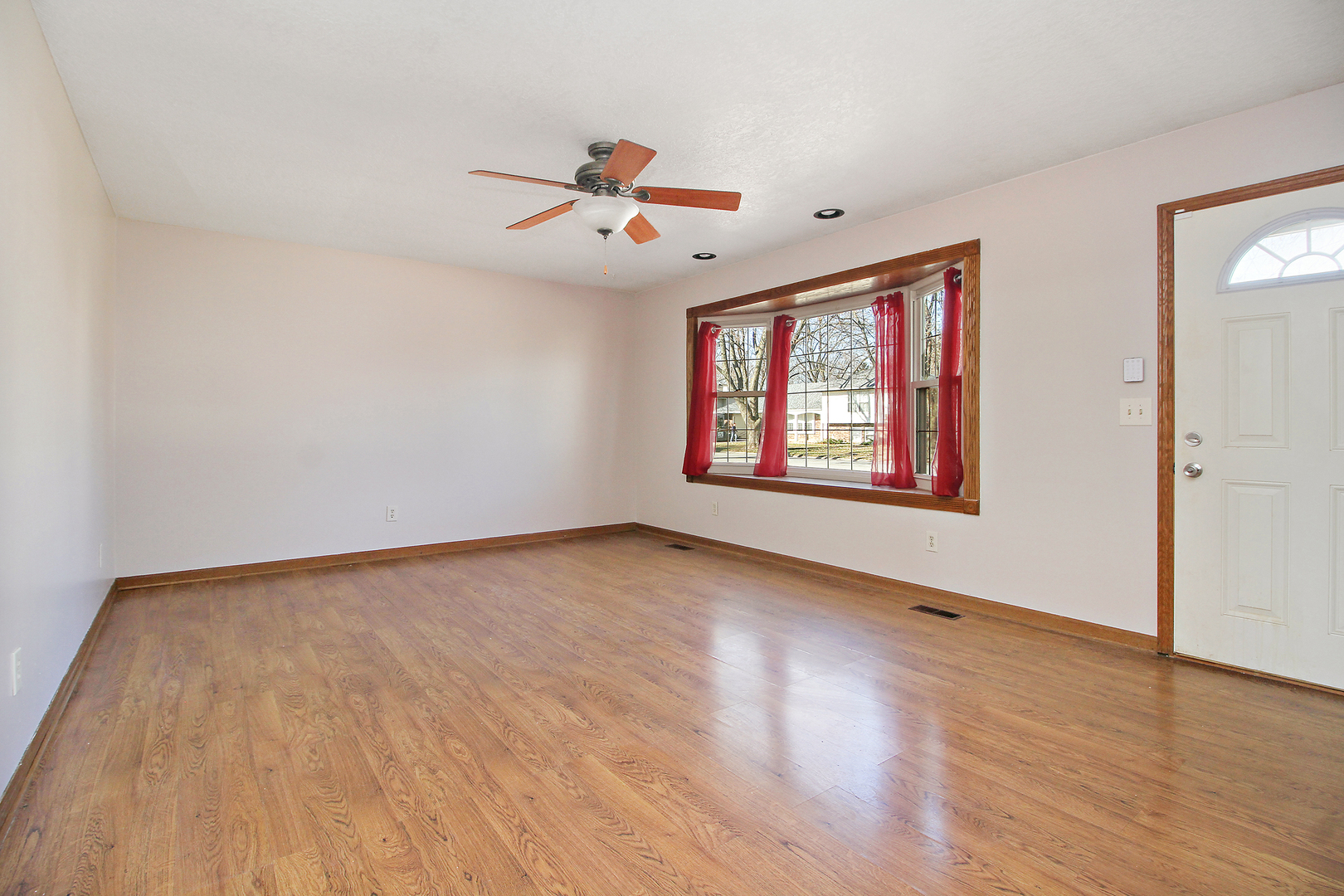 230 Meadows Road South Bourbonnais, IL 60914 - Photo 2 of 20