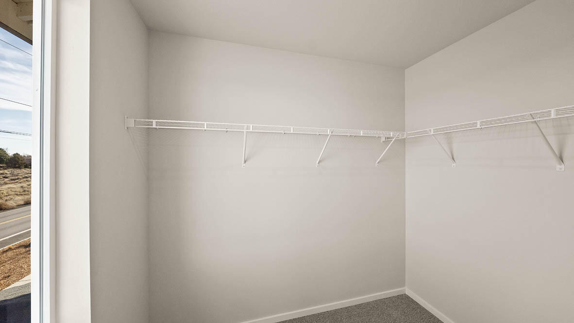 62745 Eagle Road Bend, OR 97701 - Photo 13 of 21 013 walk in closet