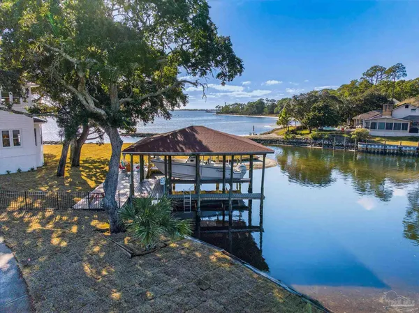 $2,399,000 | 39 Mariners Lane, Mary Esther, FL 32569