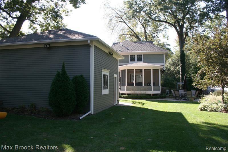 24 Hanover Road Pleasant Ridge, MI 48069 - Photo 23 of 25 Large Backyard